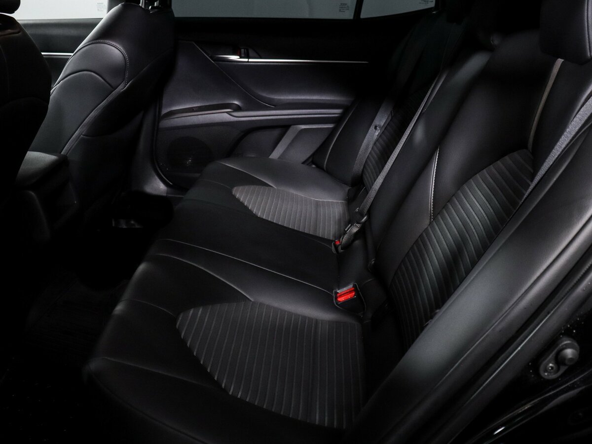 Toyota Camry 2023 года с пробегом. Фото: #7