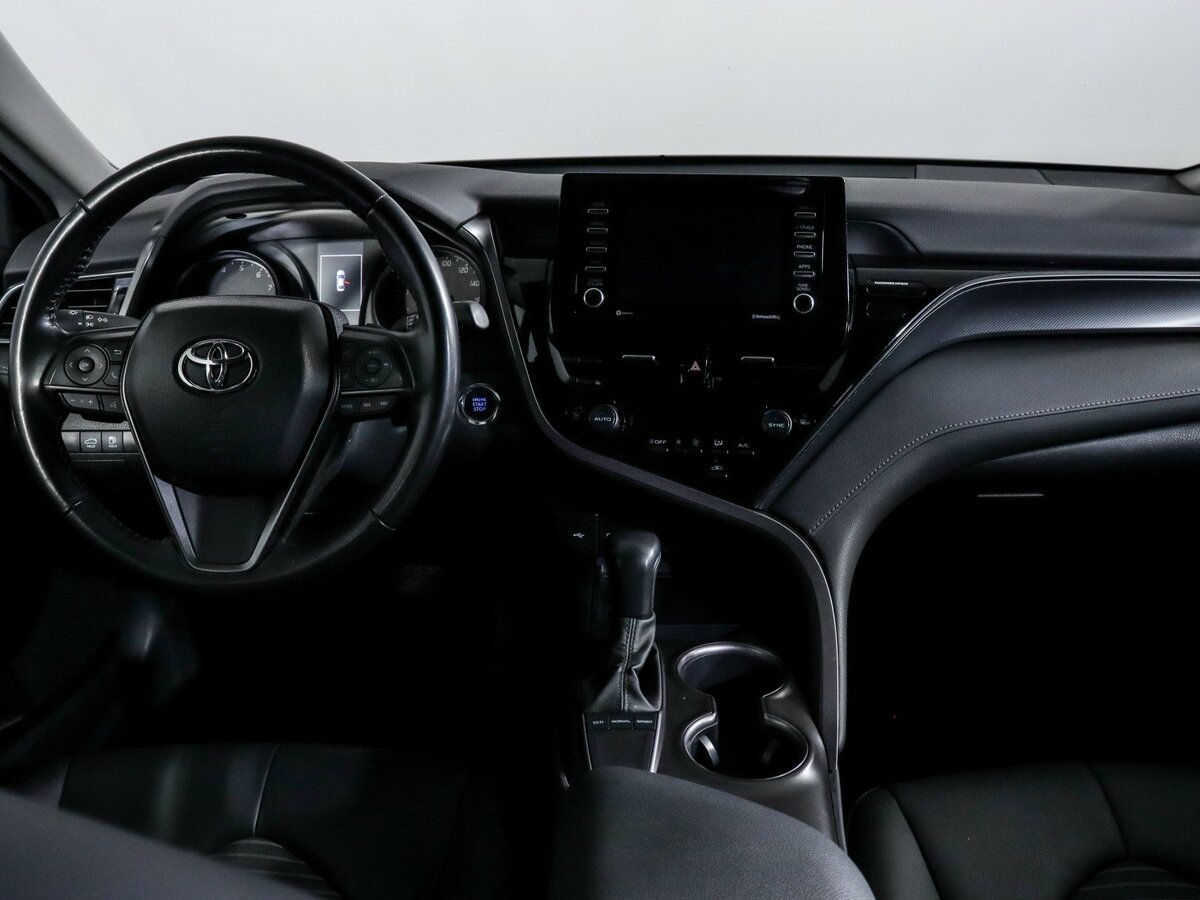 Toyota Camry 2023 года с пробегом. Фото: #9