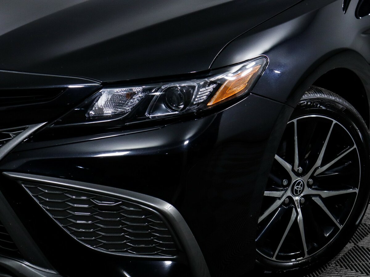 Toyota Camry 2023 года с пробегом. Фото: #12