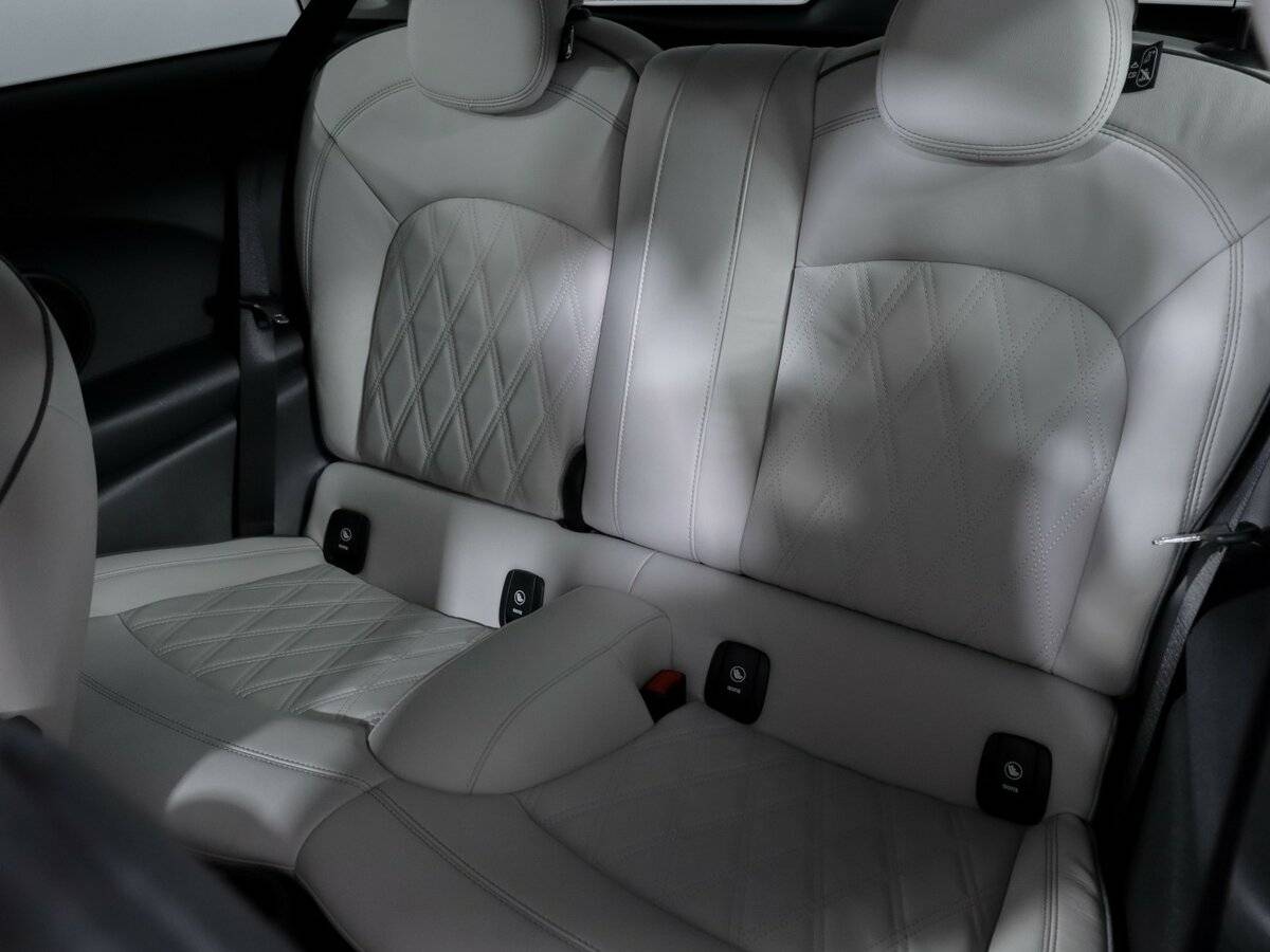 Mini Hatch 2021 года с пробегом. Фото: #7