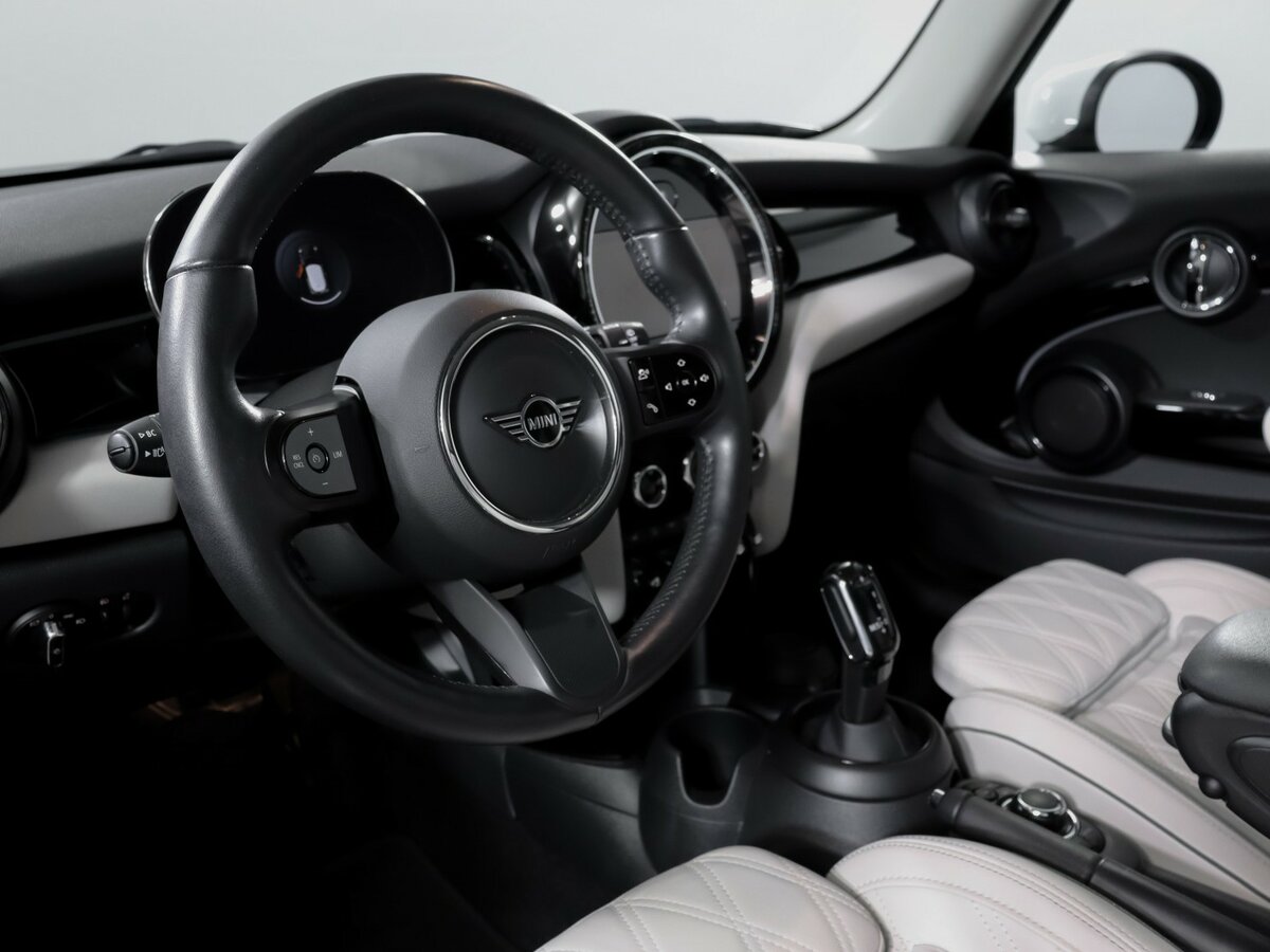 Mini Hatch 2021 года с пробегом. Фото: #10