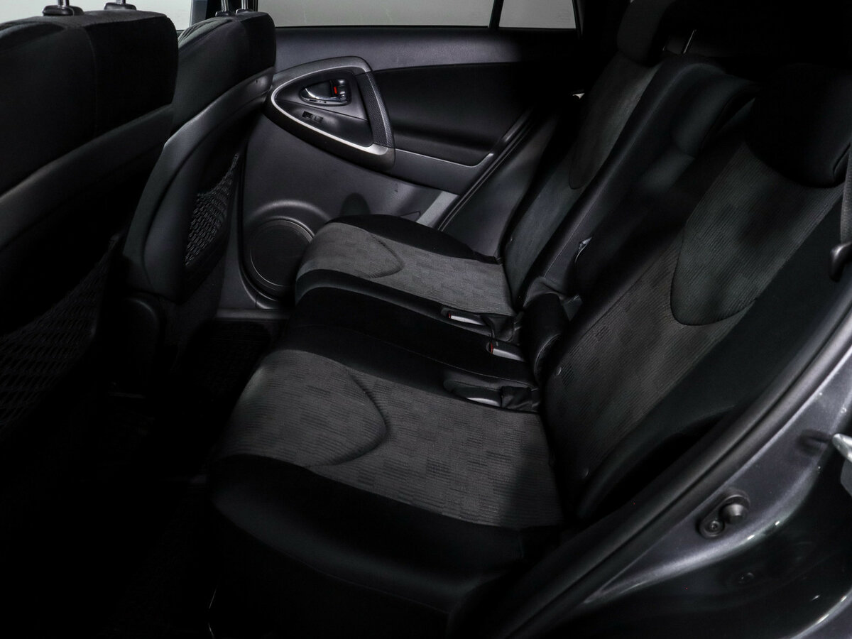 Toyota RAV4 2011 года с пробегом. Фото: #7