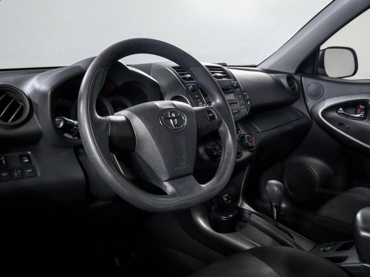 Toyota RAV4 2011 года с пробегом. Фото: #10