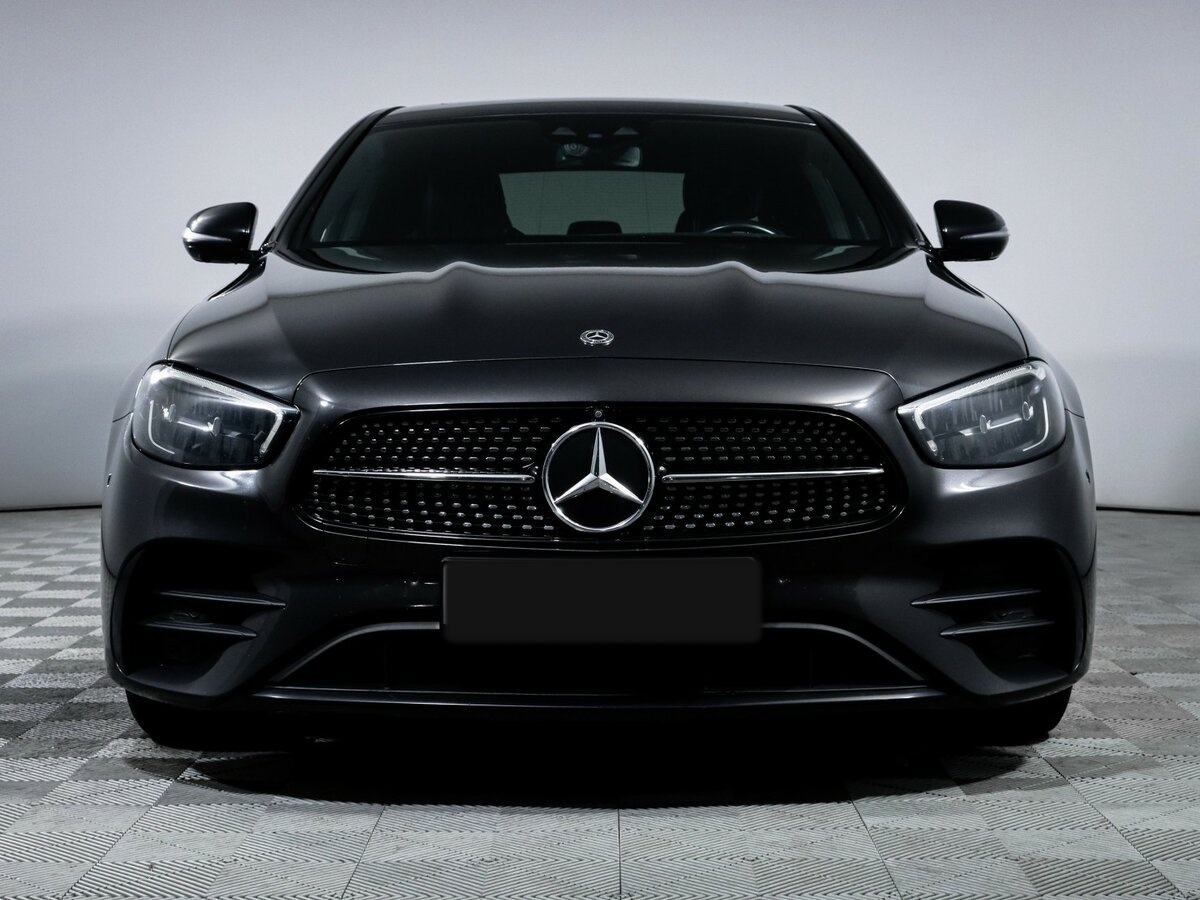 Mercedes-Benz E-Класс 2020 года с пробегом. Фото: #1