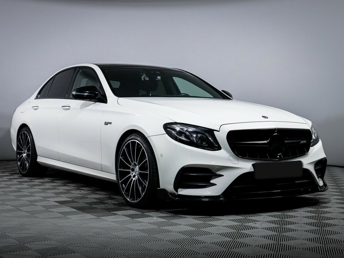Mercedes-Benz E-Класс AMG 2017 года с пробегом. Фото: #2