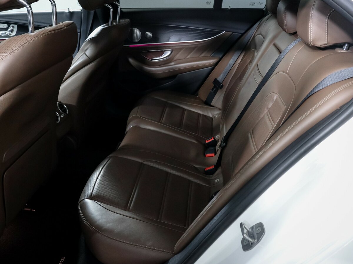 Mercedes-Benz E-Класс AMG 2017 года с пробегом. Фото: #9