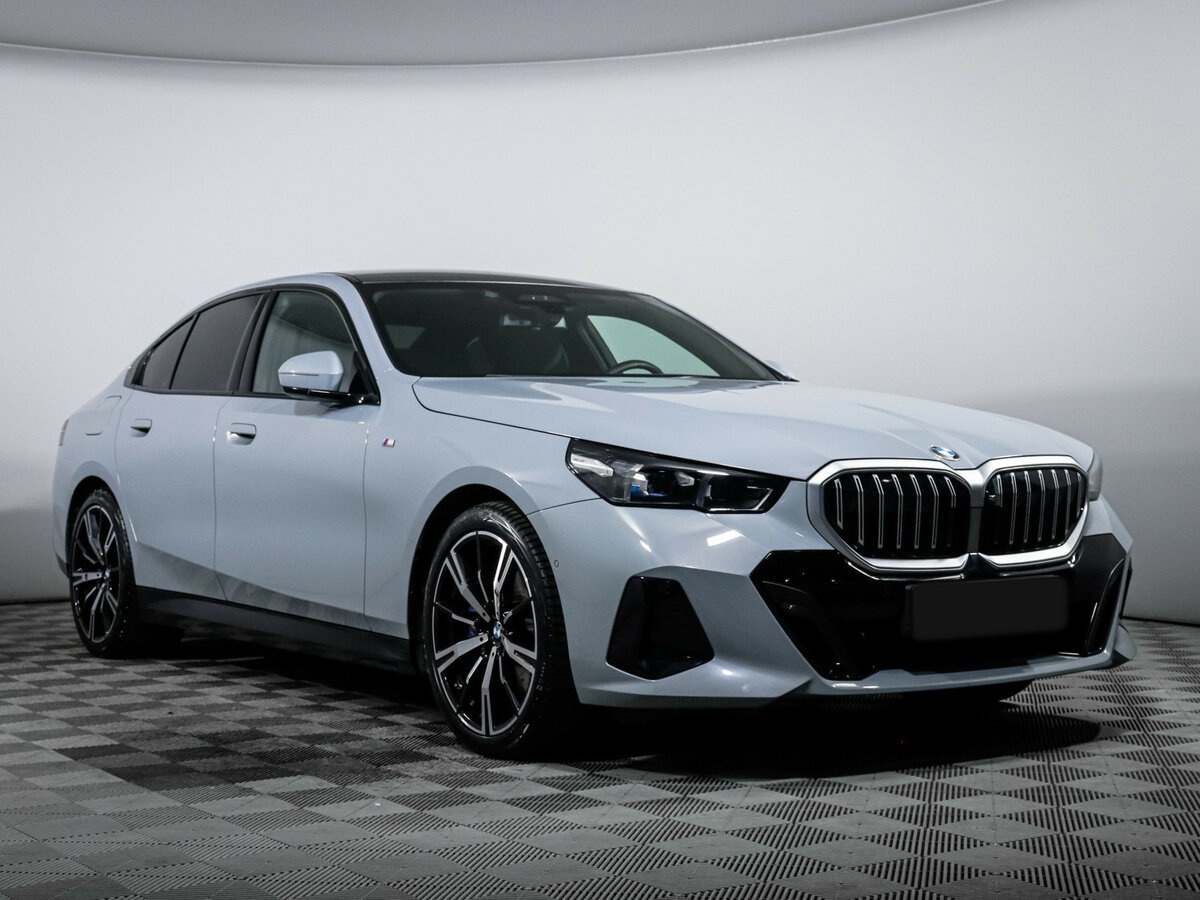 BMW 5 серии 2023 года с пробегом. Фото: #2