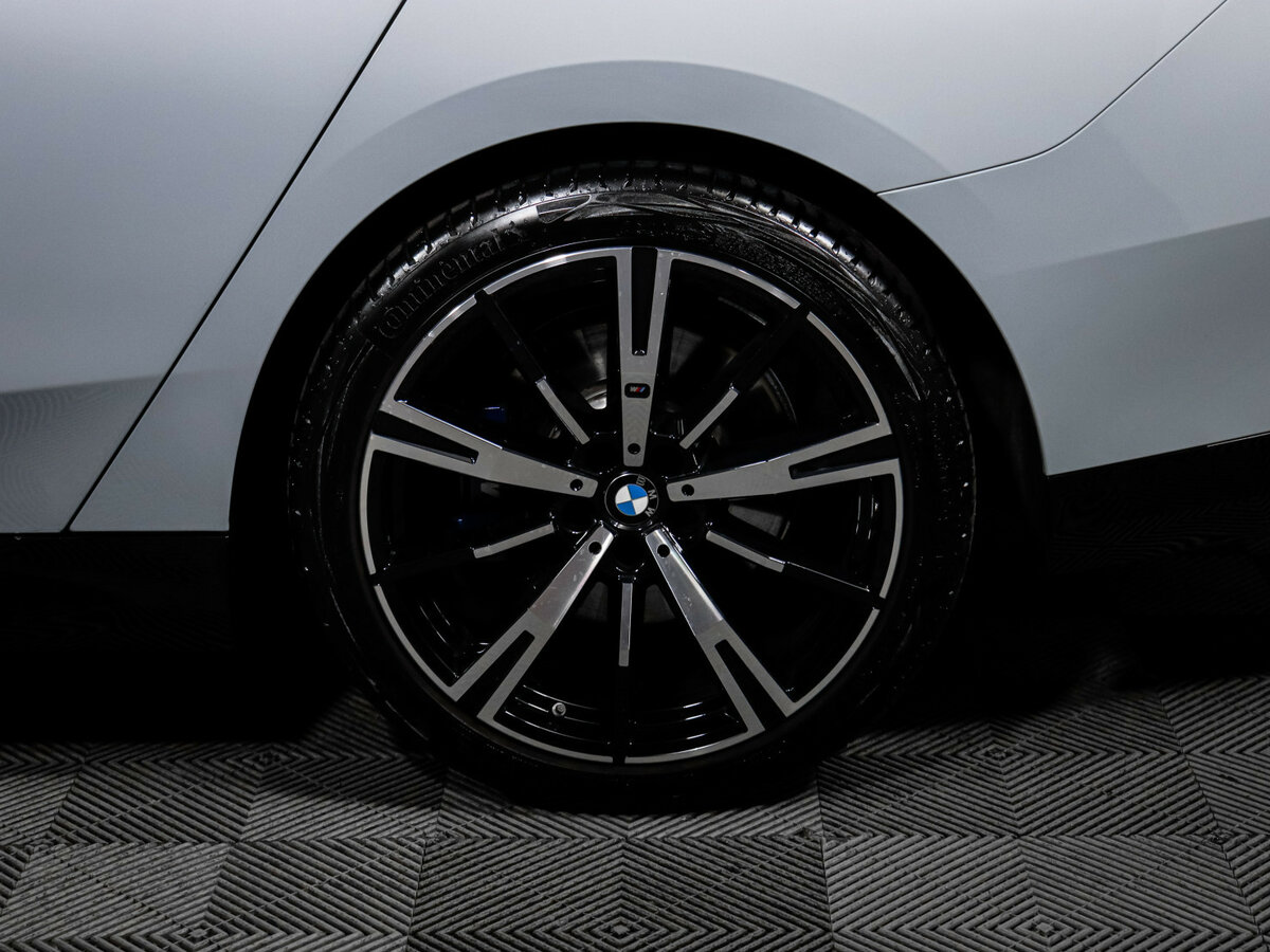 BMW 5 серии 2023 года с пробегом. Фото: #14