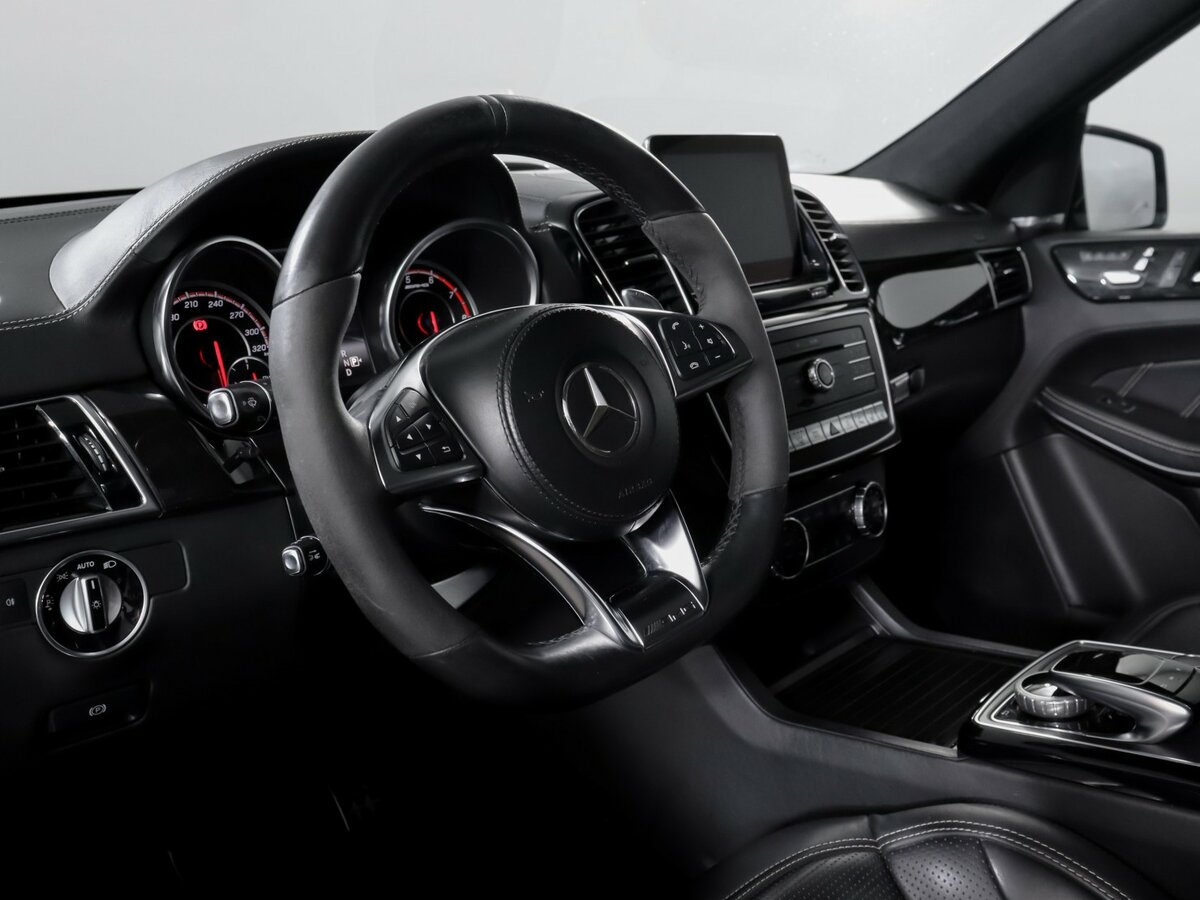 Mercedes-Benz GLS AMG 2016 года с пробегом. Фото: #13