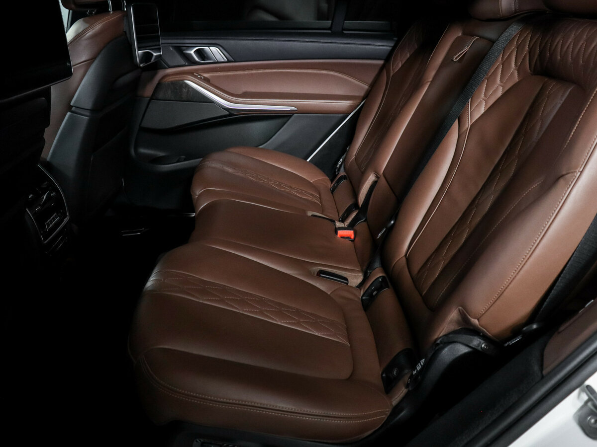 BMW X7 2020 года с пробегом. Фото: #9