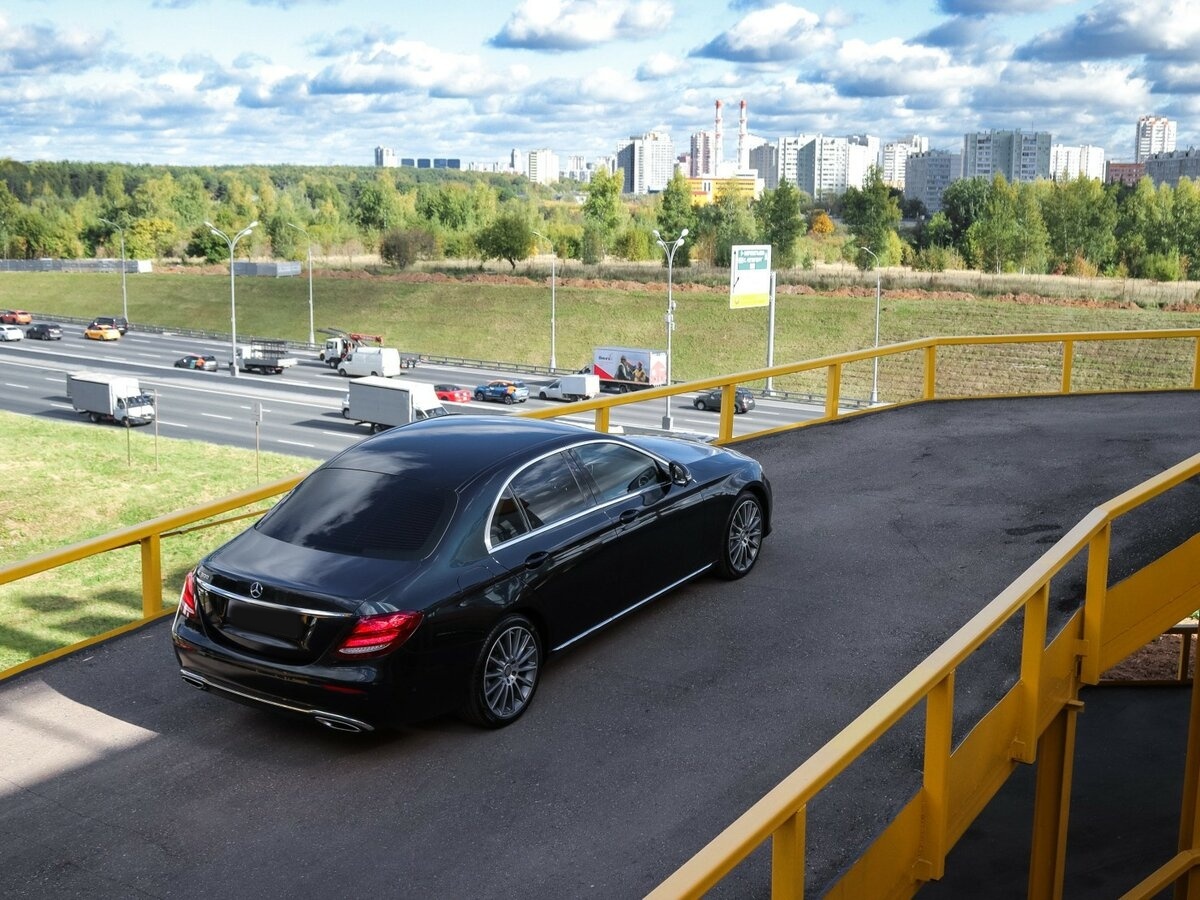 Mercedes-Benz E-Класс 2017 года с пробегом. Фото: #17