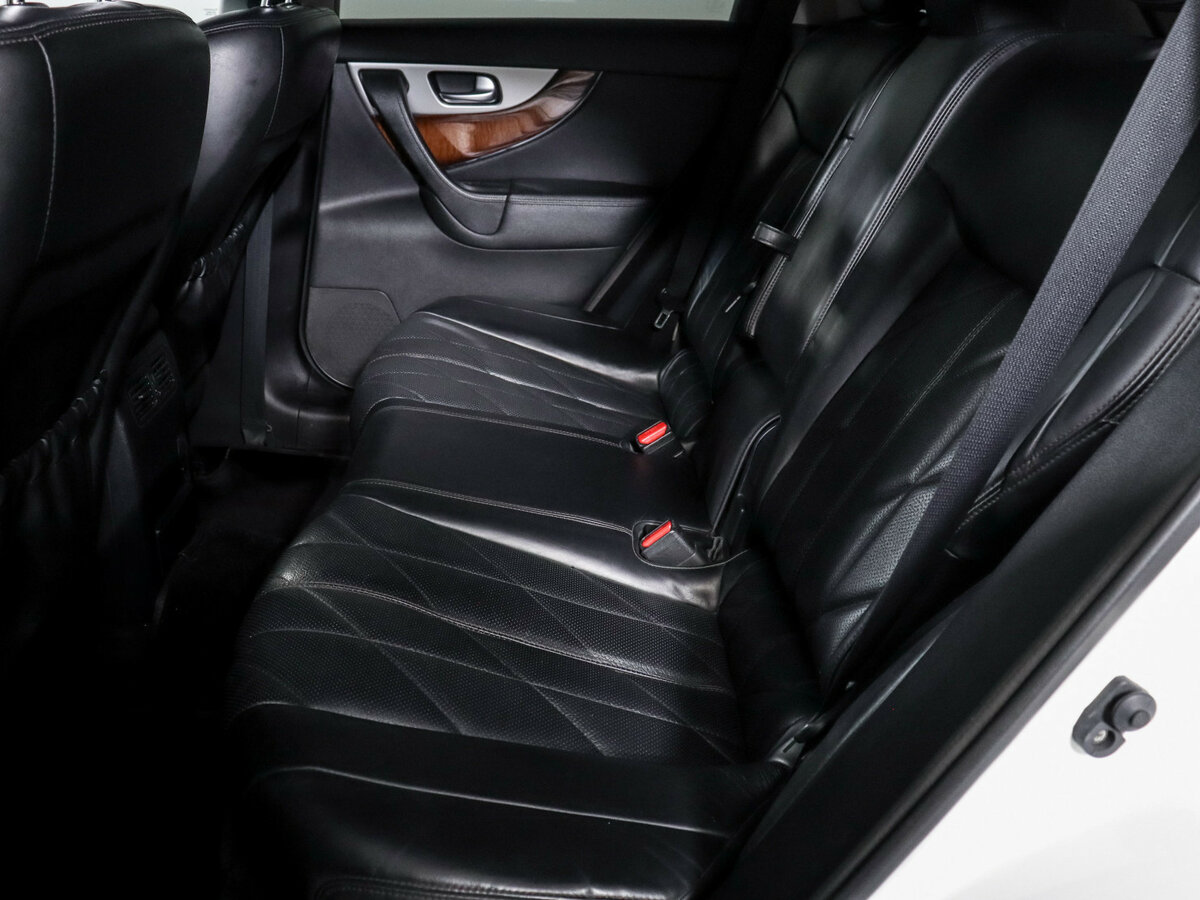 Infiniti FX 2012 года с пробегом. Фото: #7