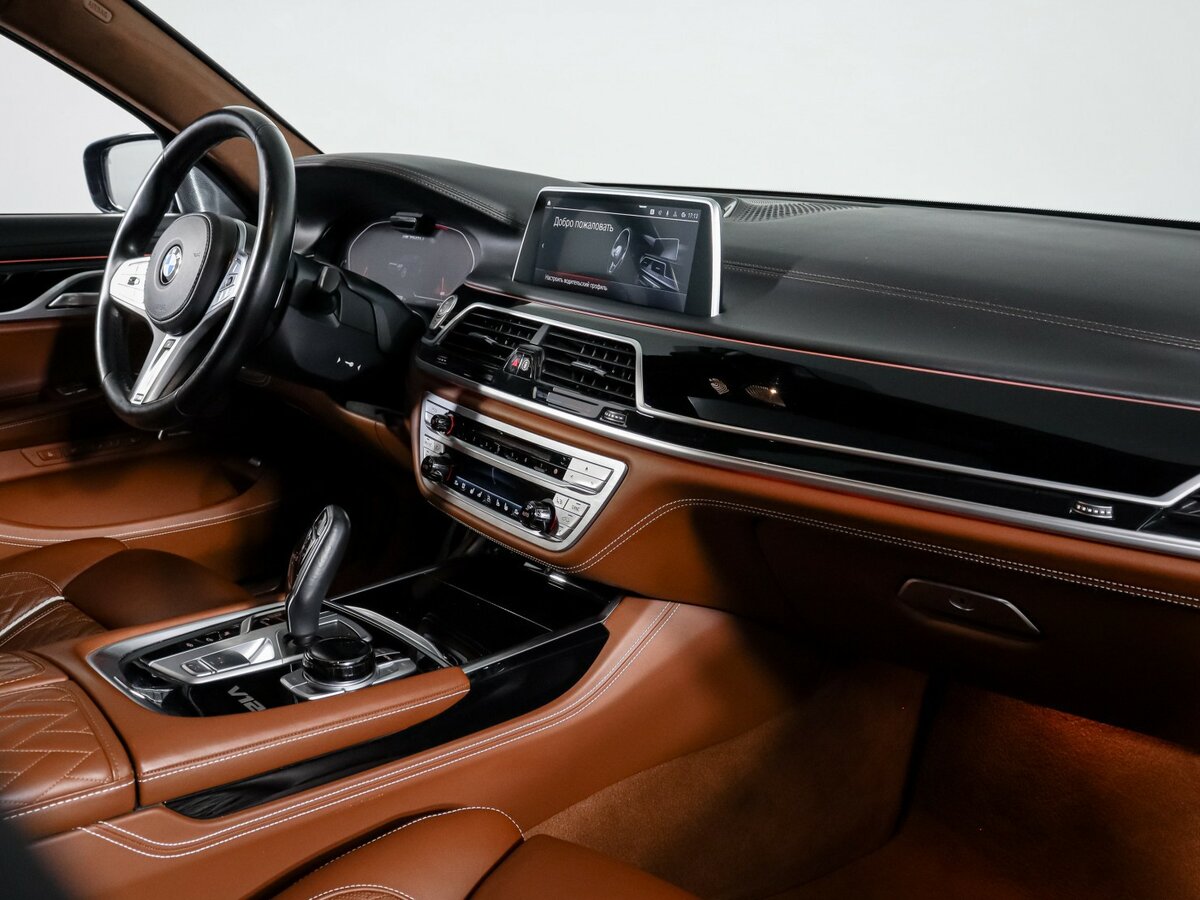 BMW 7 серии 2021 года с пробегом. Фото: #6