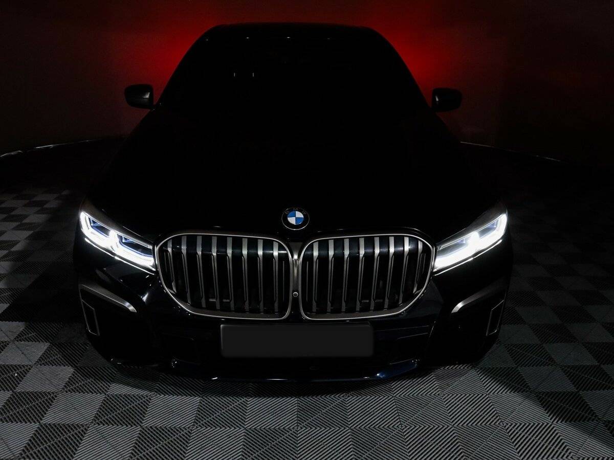 BMW 7 серии 2021 года с пробегом. Фото: #20