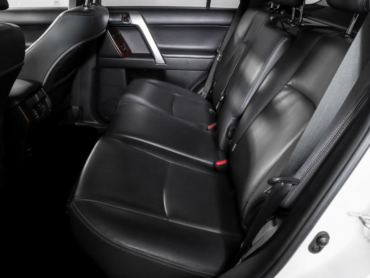 Toyota Land Cruiser Prado 2015 года с пробегом. Фото: #9