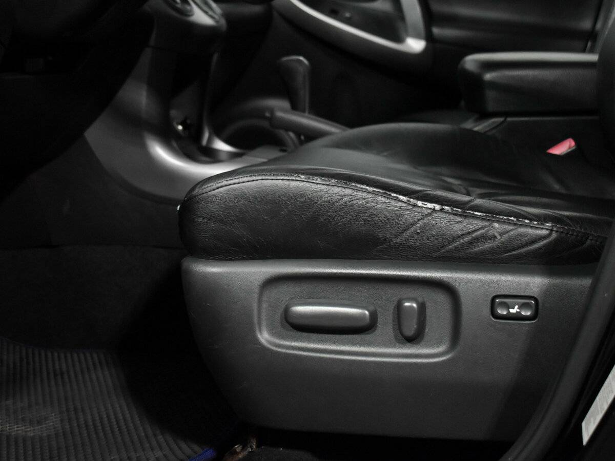 Toyota RAV4 2006 года с пробегом. Фото: #9