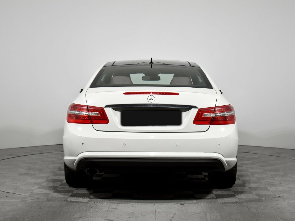 Mercedes-Benz E-Класс 2010 года с пробегом. Фото: #4