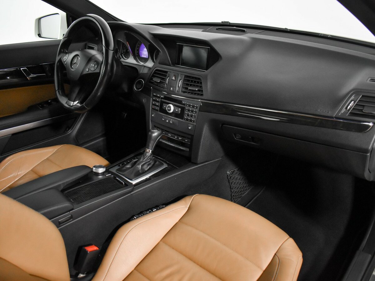 Mercedes-Benz E-Класс 2010 года с пробегом. Фото: #10