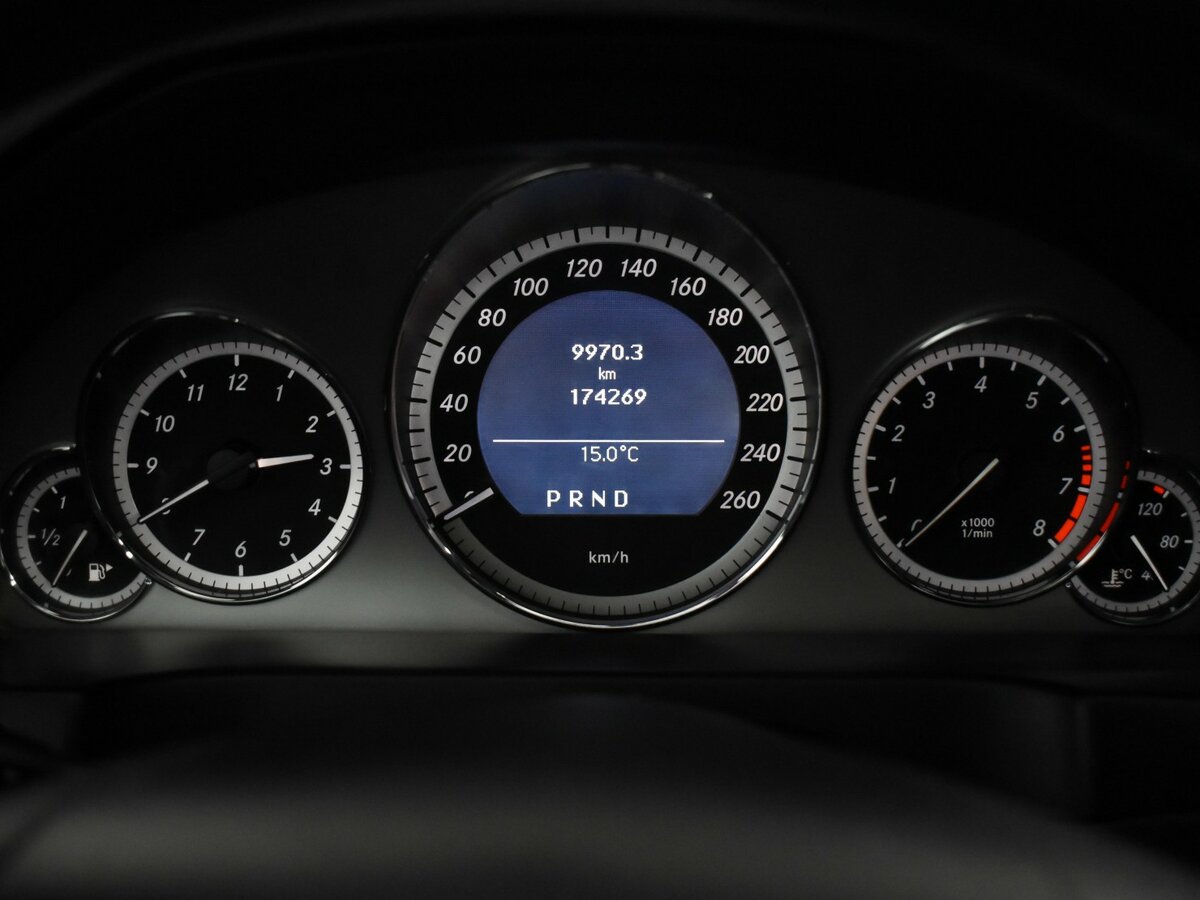 Mercedes-Benz E-Класс 2010 года с пробегом. Фото: #16