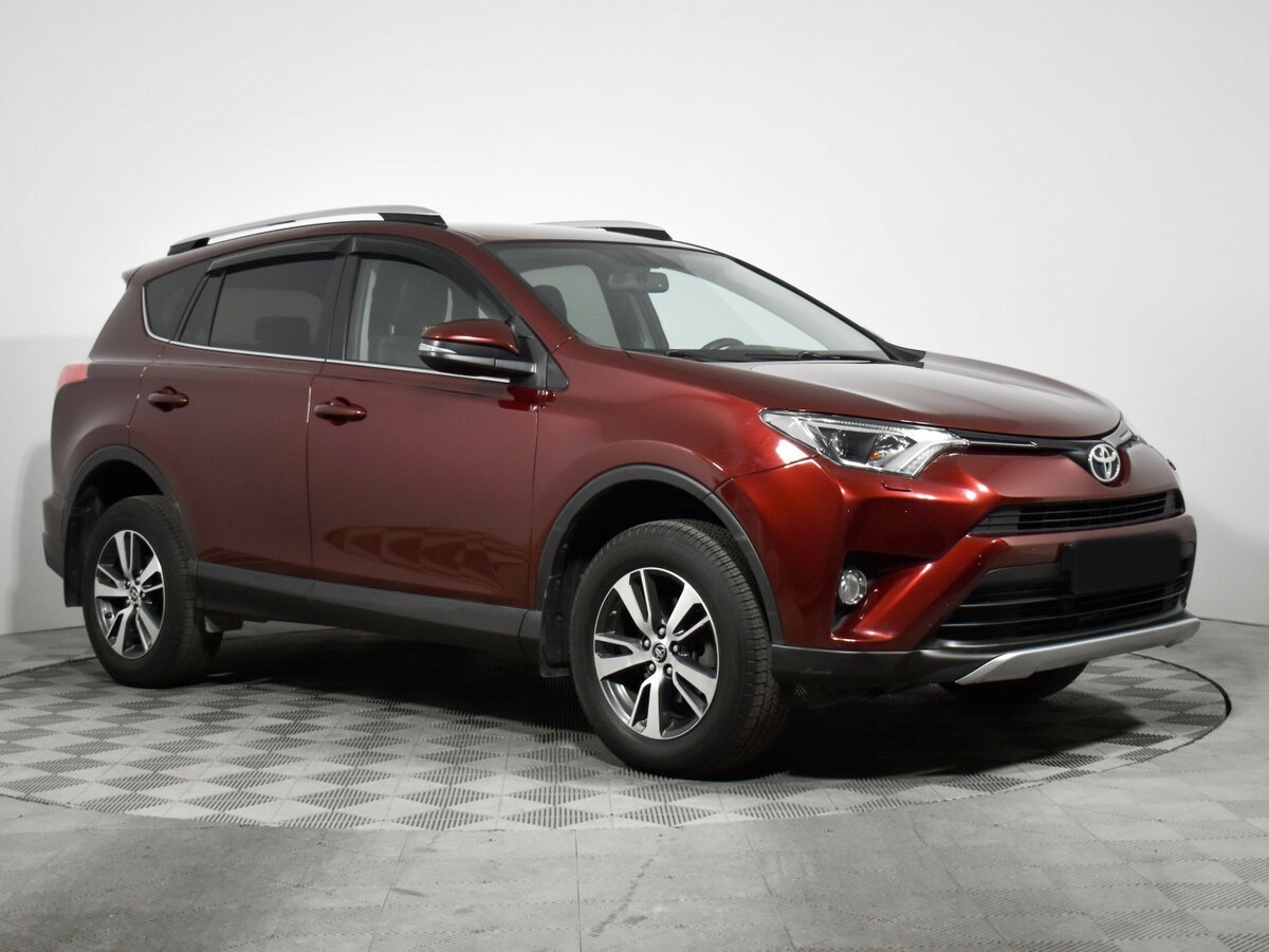 Toyota RAV4 2016 года с пробегом. Фото: #2