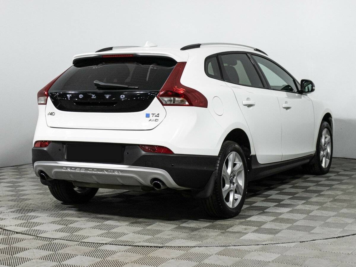 Volvo V40 Cross Country 2015 года с пробегом. Фото: #4