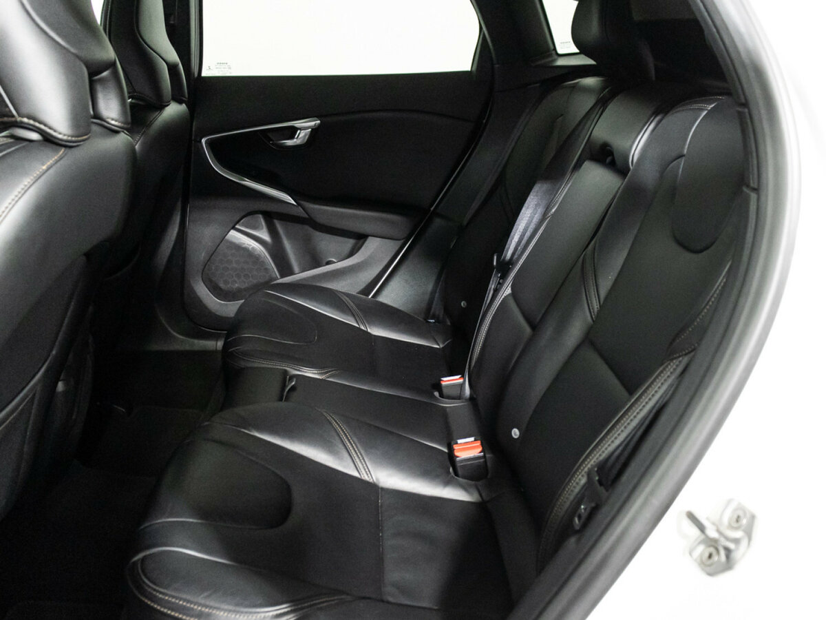 Volvo V40 Cross Country 2015 года с пробегом. Фото: #9