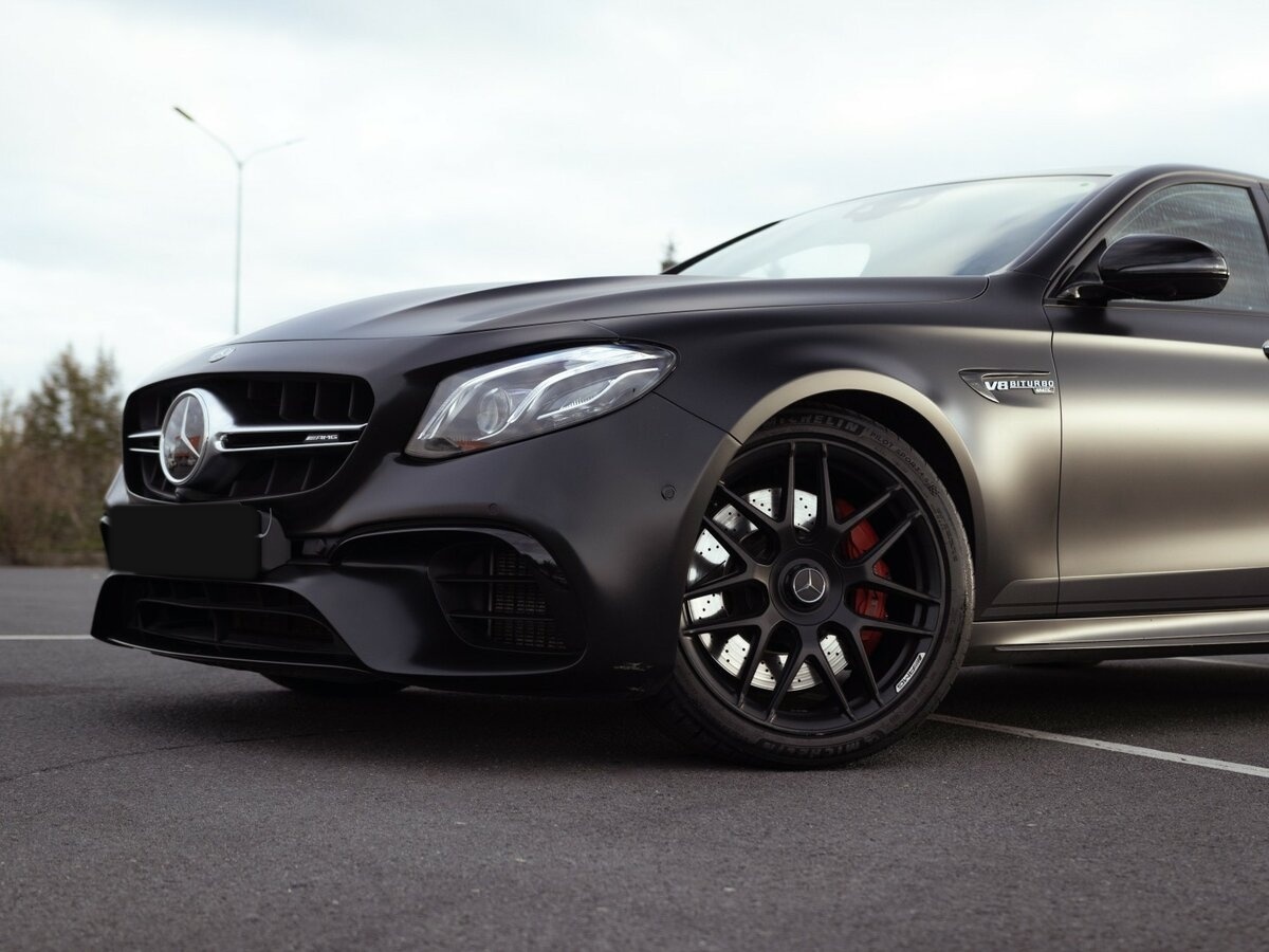 Mercedes-Benz E-Класс AMG 2017 года с пробегом. Фото: #1