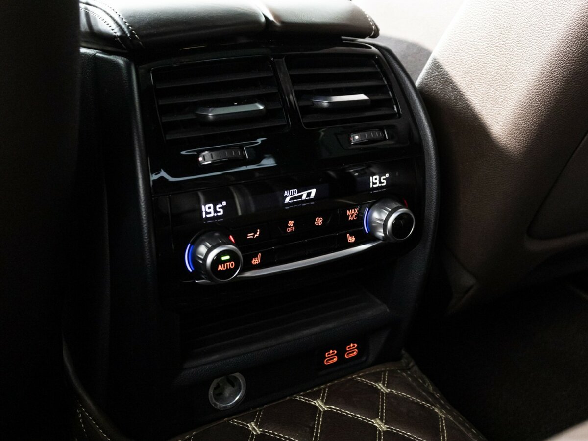 BMW 5 серии 2019 года с пробегом. Фото: #24