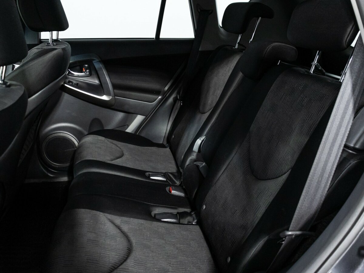 Toyota RAV4 2010 года с пробегом. Фото: #9