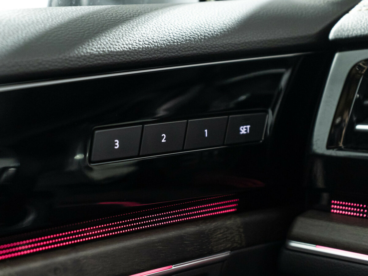 Volkswagen Touareg 2019 года с пробегом. Фото: #19