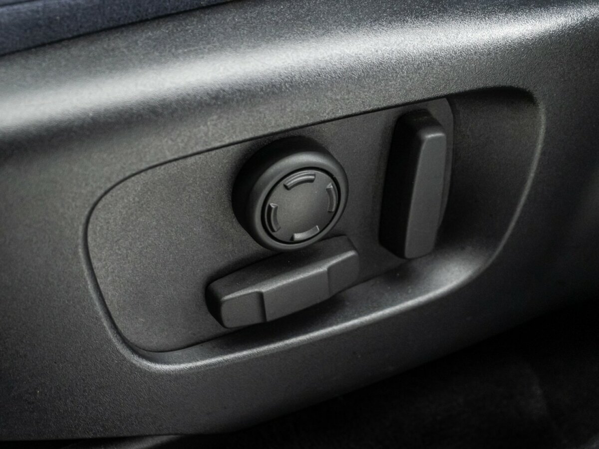 Land Rover Range Rover Velar 2020 года с пробегом. Фото: #13