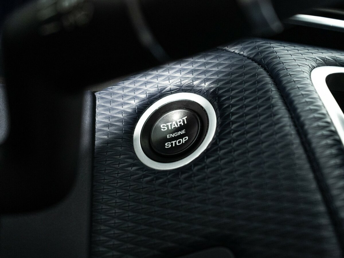 Land Rover Range Rover Velar 2020 года с пробегом. Фото: #17