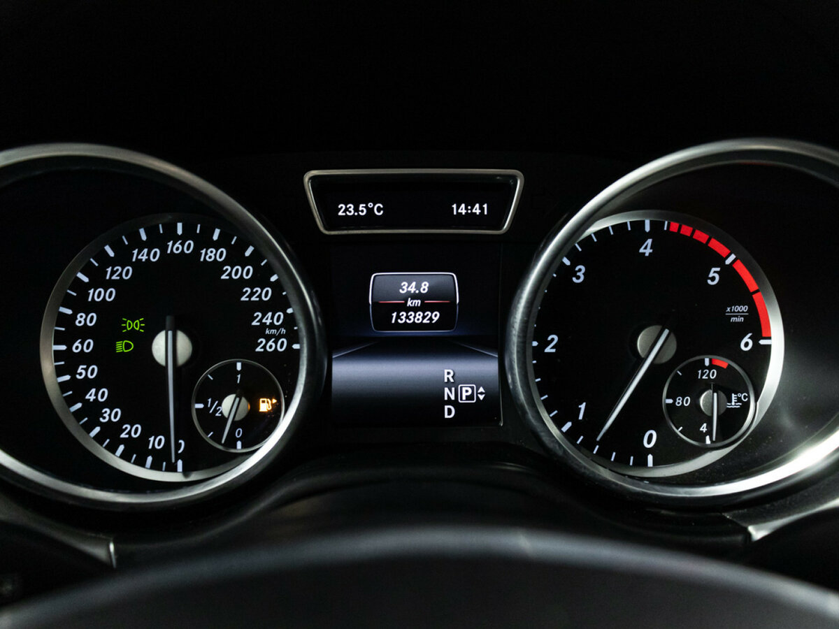 Mercedes-Benz GL-Класс 2015 года с пробегом. Фото: #9