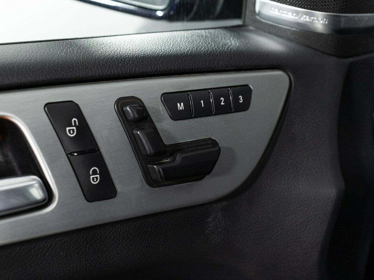 Mercedes-Benz GL-Класс 2015 года с пробегом. Фото: #12