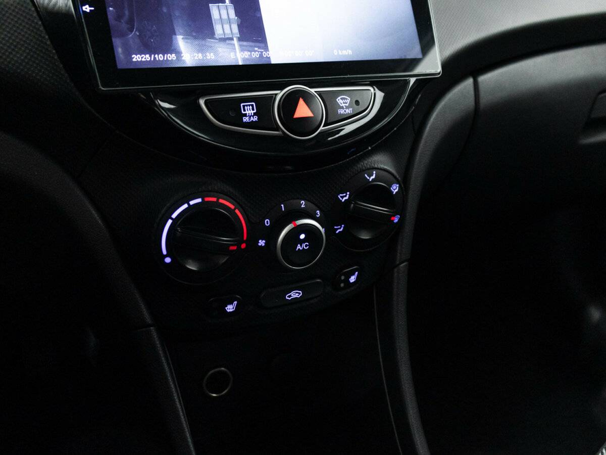 Hyundai Solaris 2011 года с пробегом. Фото: #14