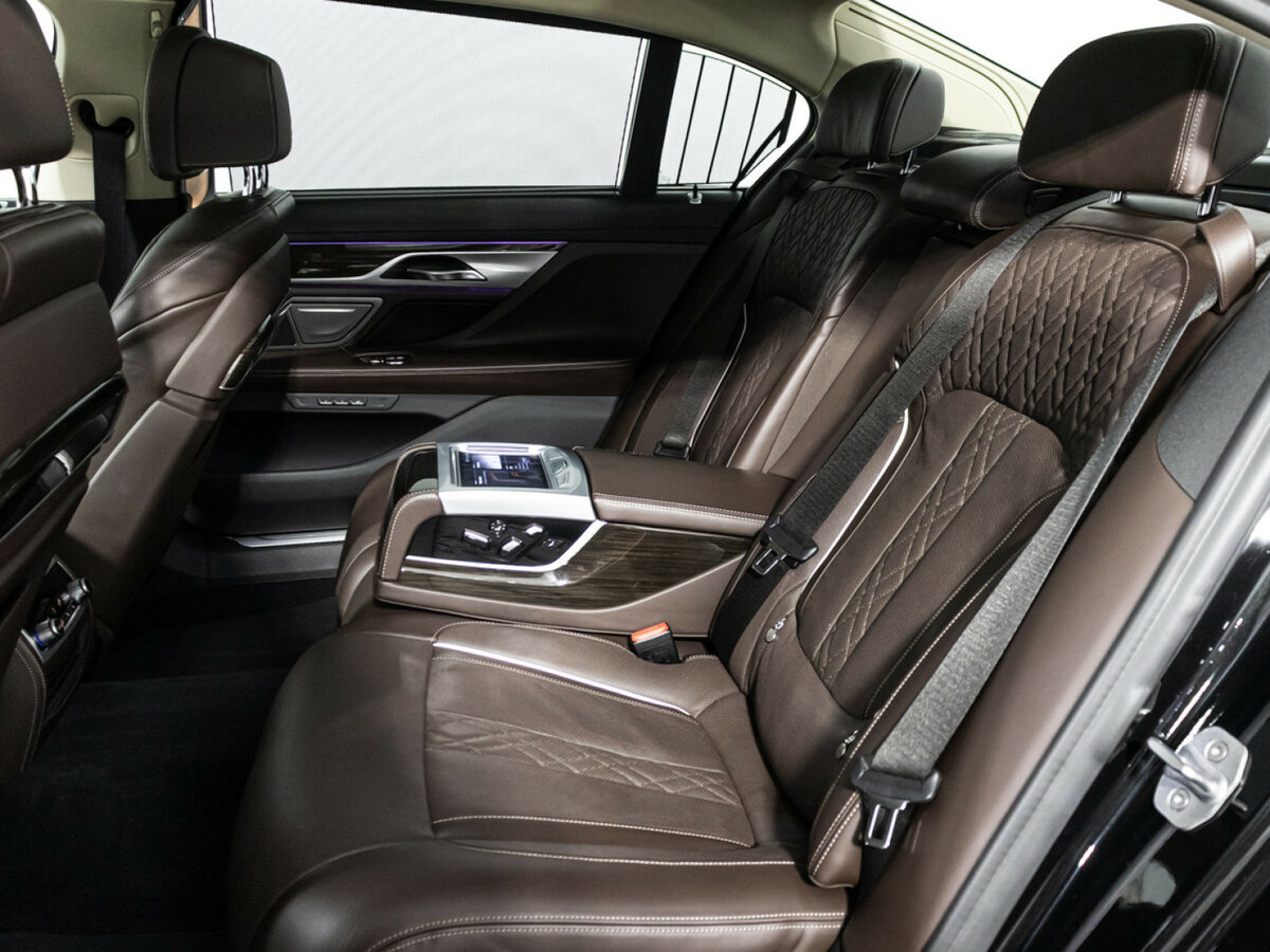 BMW 7 серии 2019 года с пробегом. Фото: #9