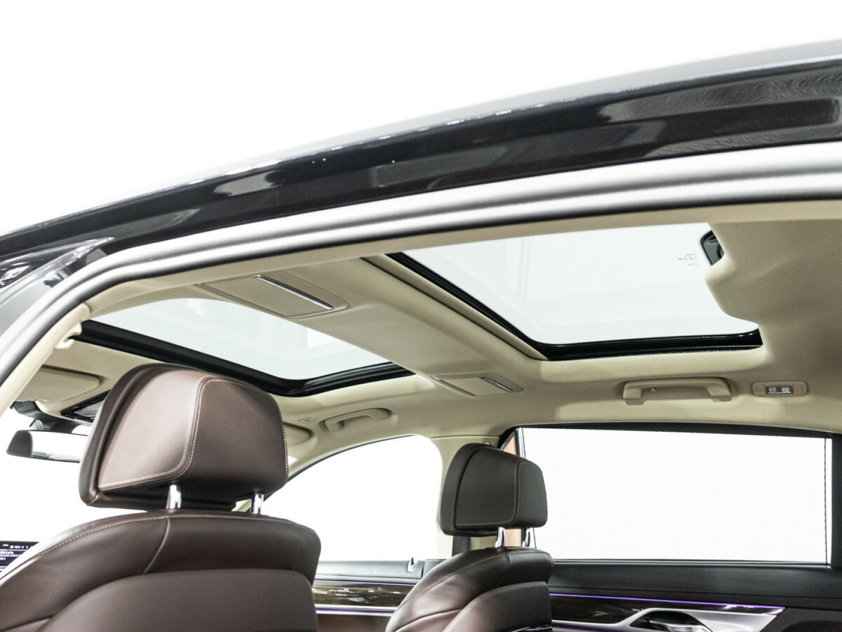 BMW 7 серии 2019 года с пробегом. Фото: #18