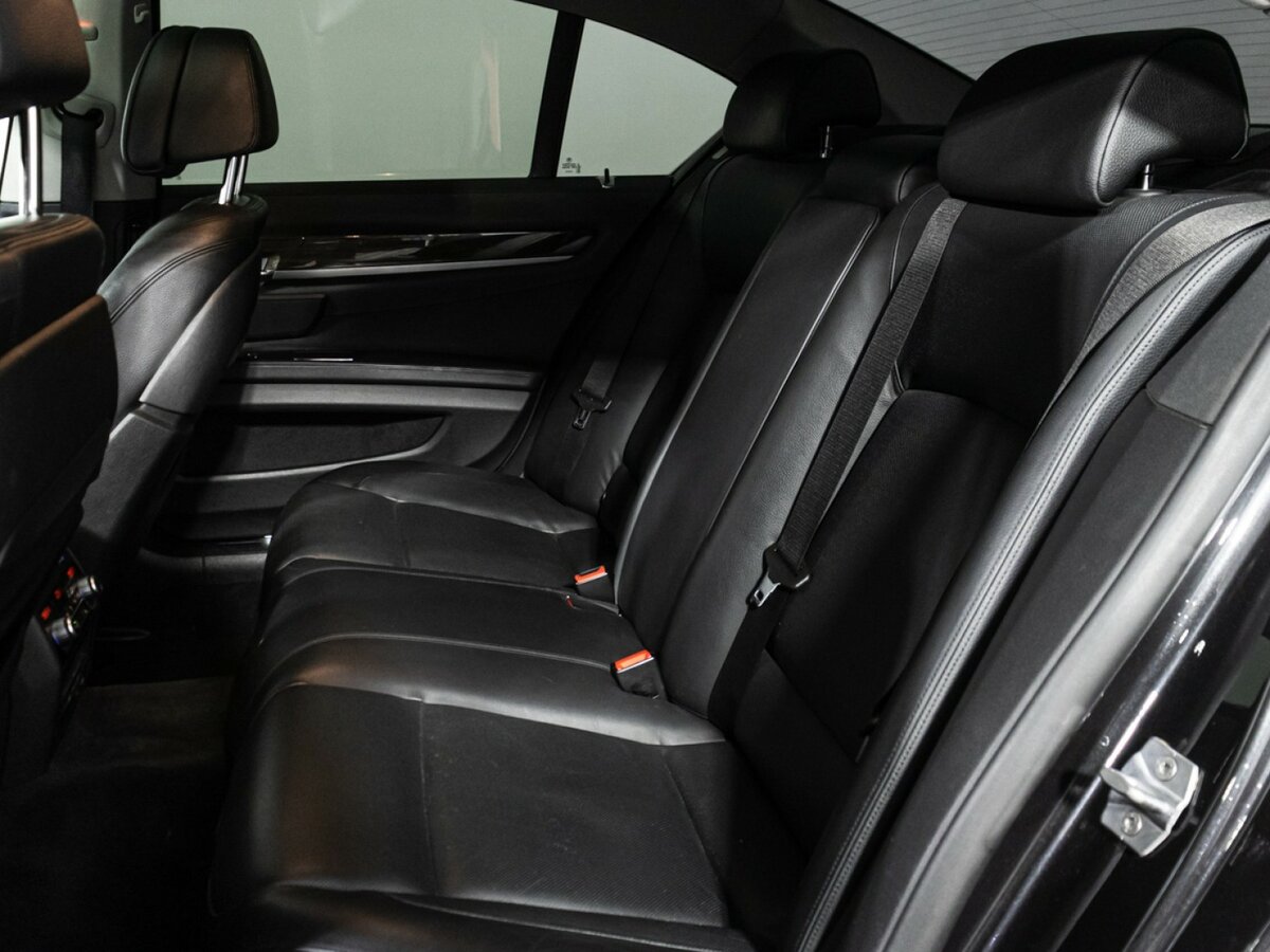 BMW 7 серии 2013 года с пробегом. Фото: #9