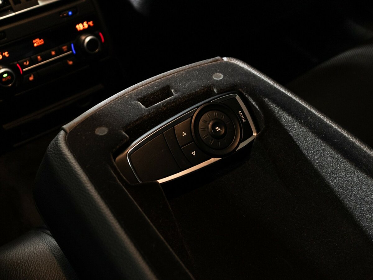 BMW 7 серии 2013 года с пробегом. Фото: #23