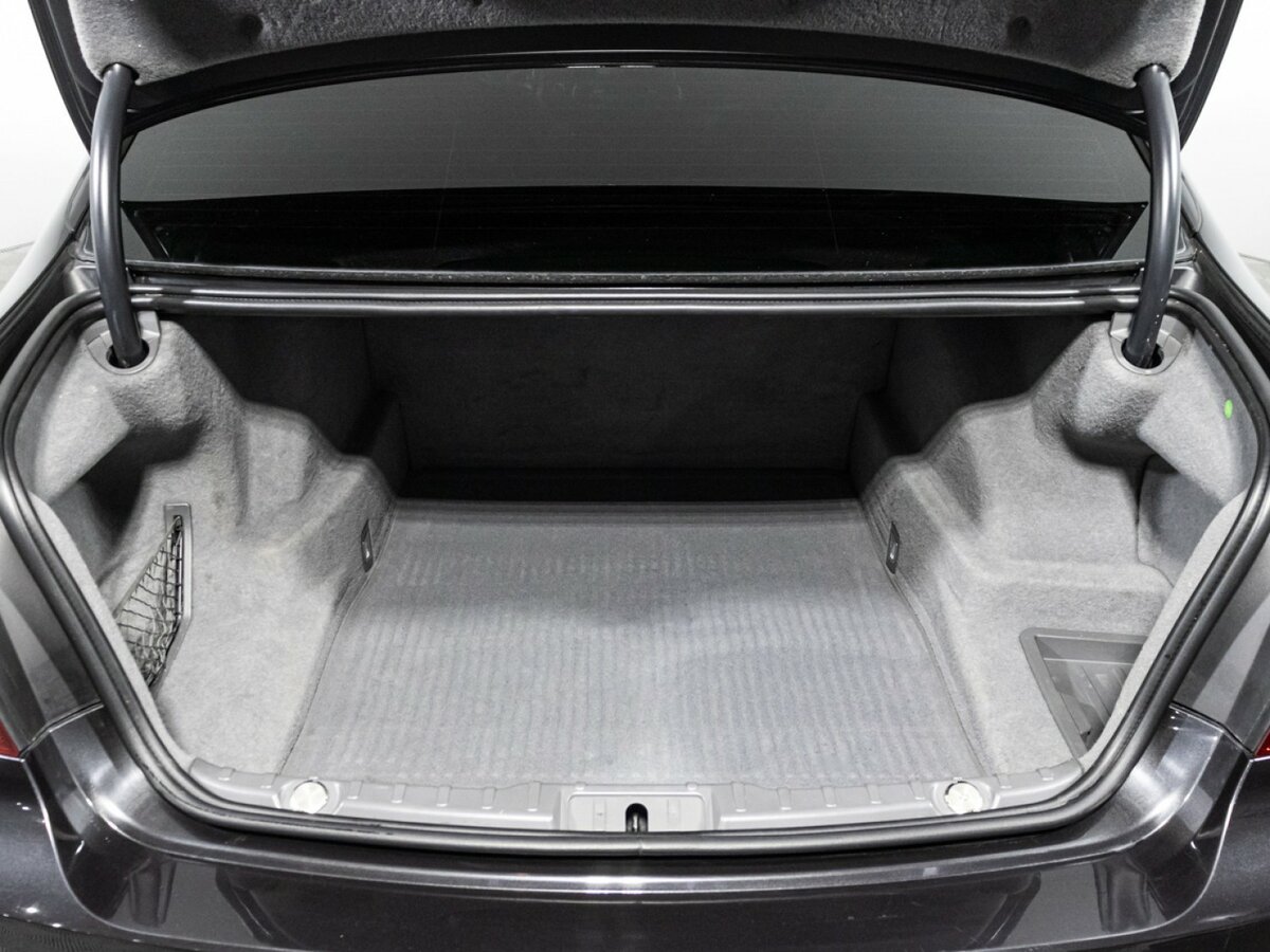 BMW 7 серии 2013 года с пробегом. Фото: #24