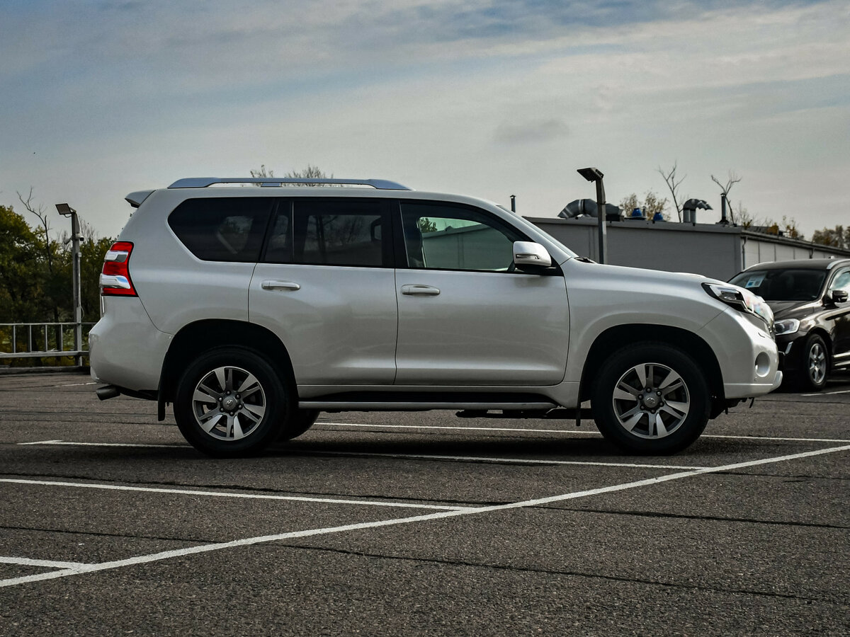 Toyota Land Cruiser Prado 2015 года с пробегом. Фото: #3