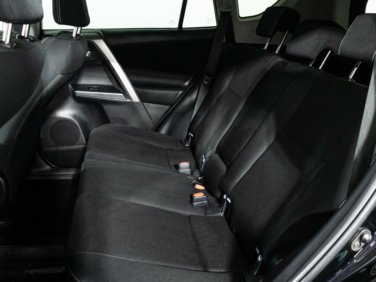 Toyota RAV4 2017 года с пробегом. Фото: #9