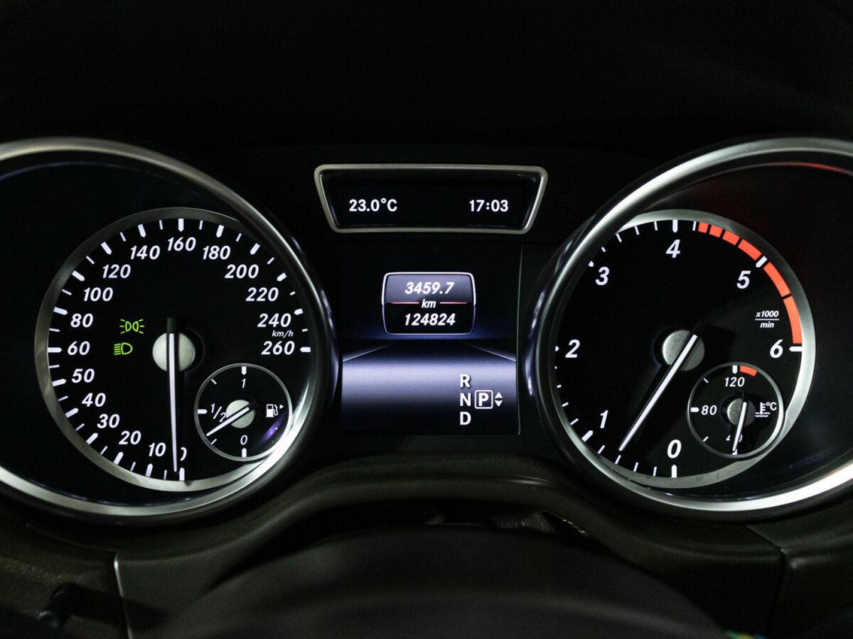 Mercedes-Benz GL-Класс 2015 года с пробегом. Фото: #9