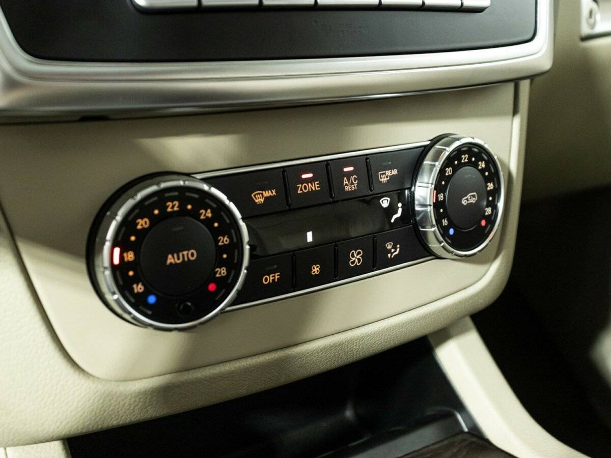 Mercedes-Benz GL-Класс 2015 года с пробегом. Фото: #18