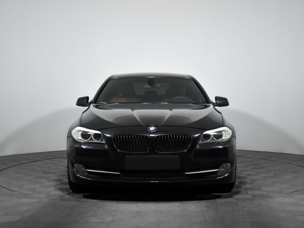 BMW 5 серии 2011 года с пробегом. Фото: #1