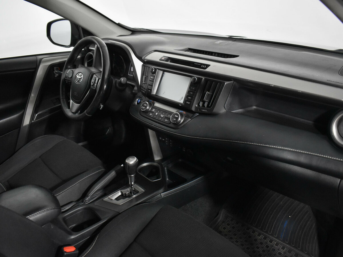 Toyota RAV4 2018 года с пробегом. Фото: #12