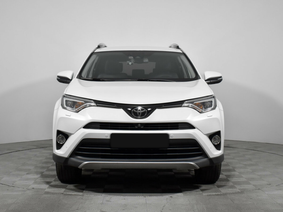 Toyota RAV4 2017 года с пробегом. Фото: #1