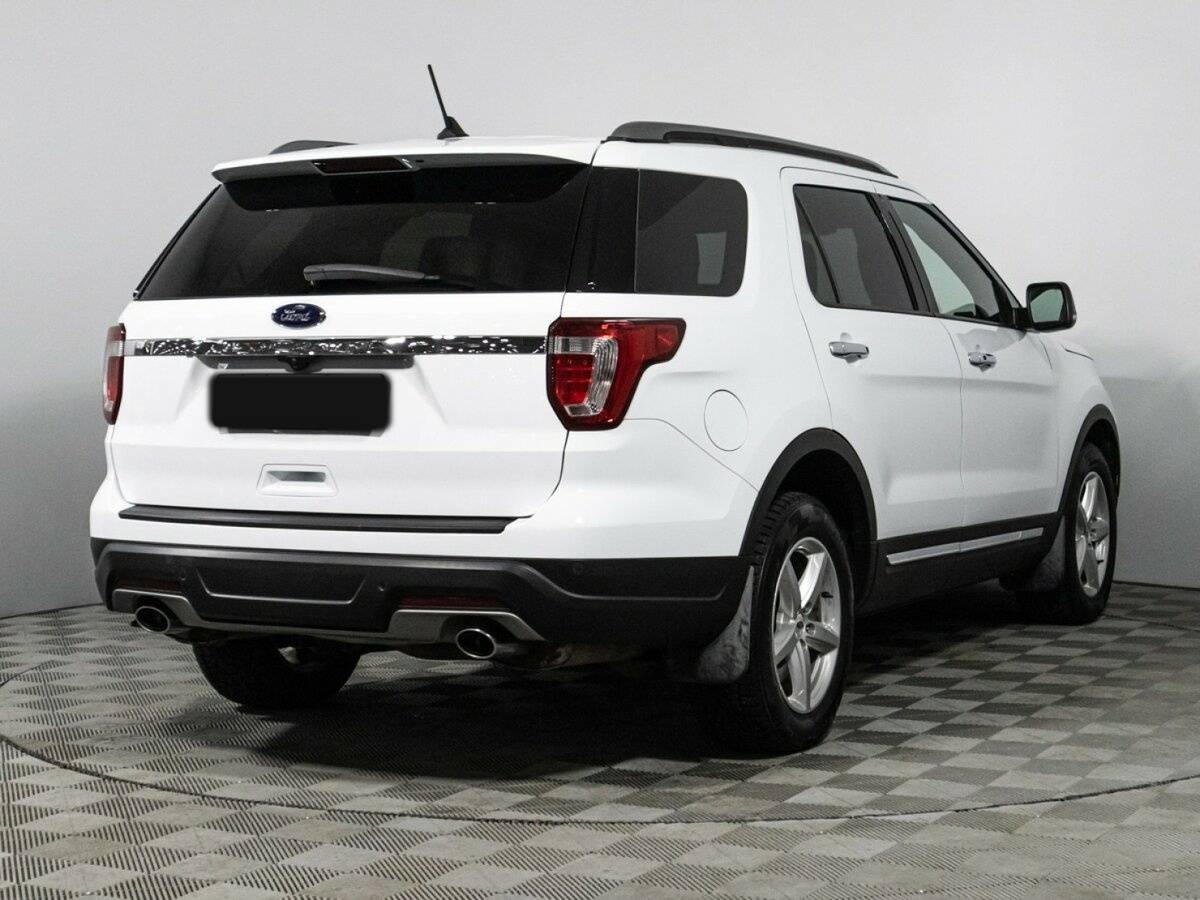 Ford Explorer 2019 года с пробегом. Фото: #3