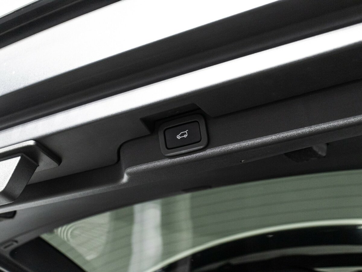 Land Rover Discovery 2017 года с пробегом. Фото: #15