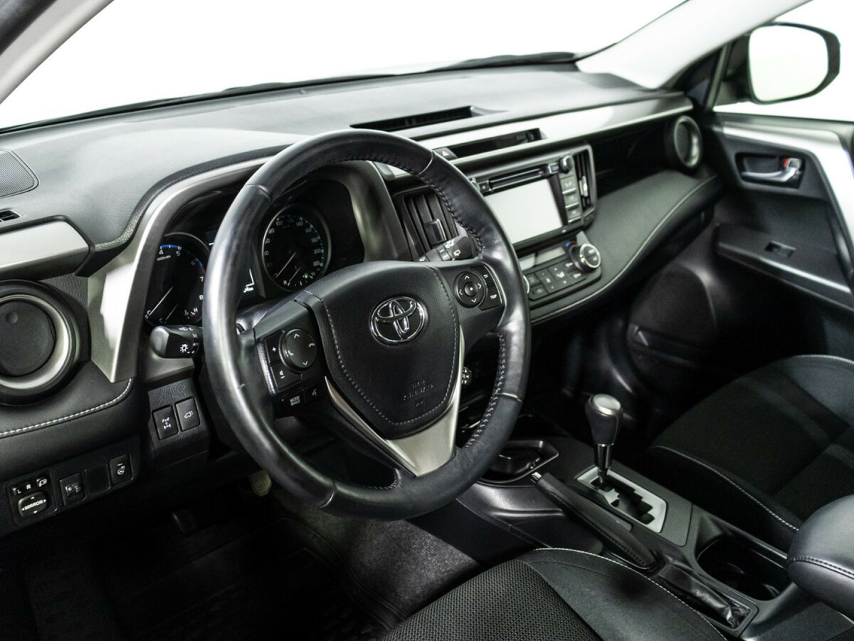 Toyota RAV4 2016 года с пробегом. Фото: #10
